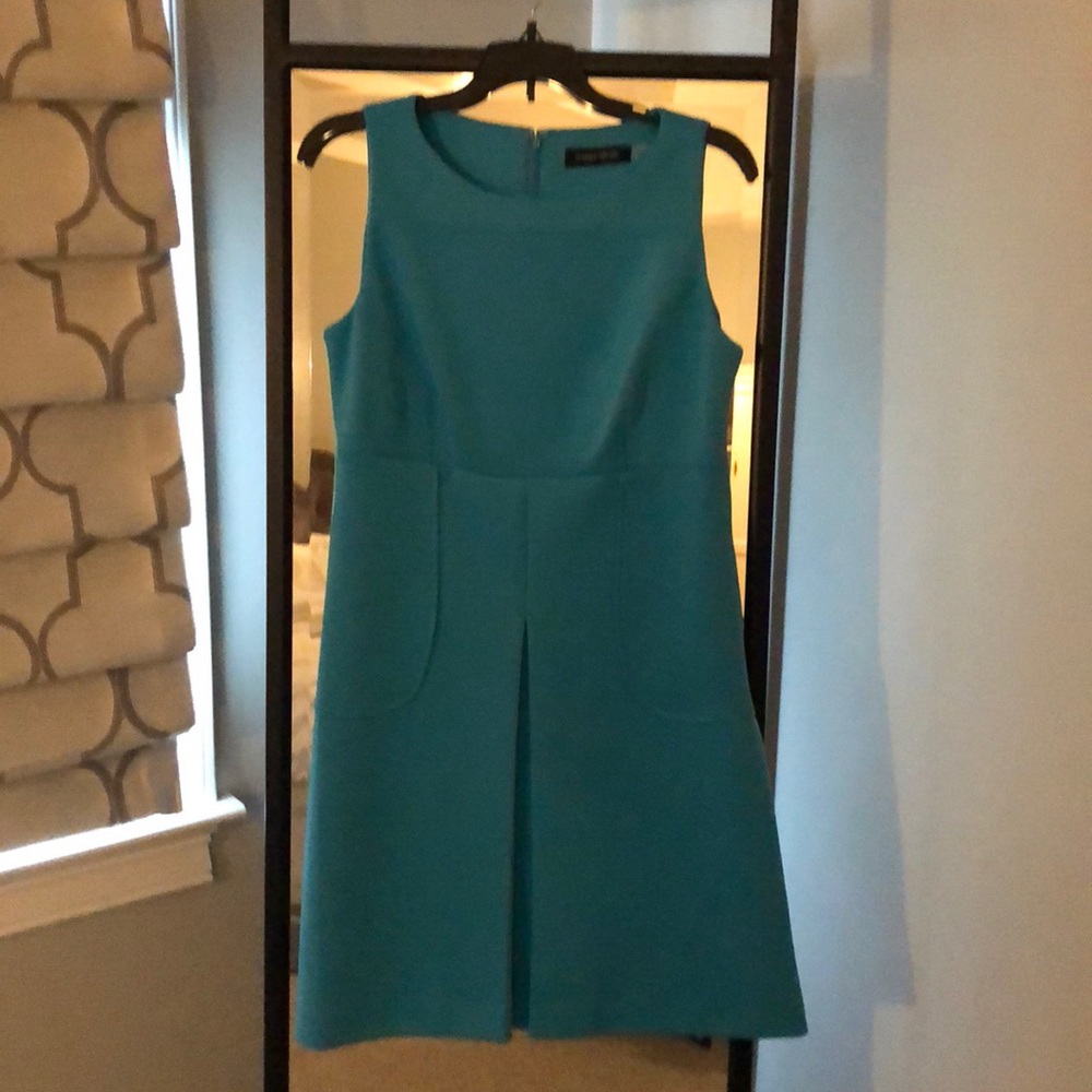 Fun , Comfortable Ivanka Trump Sleeveless Dress